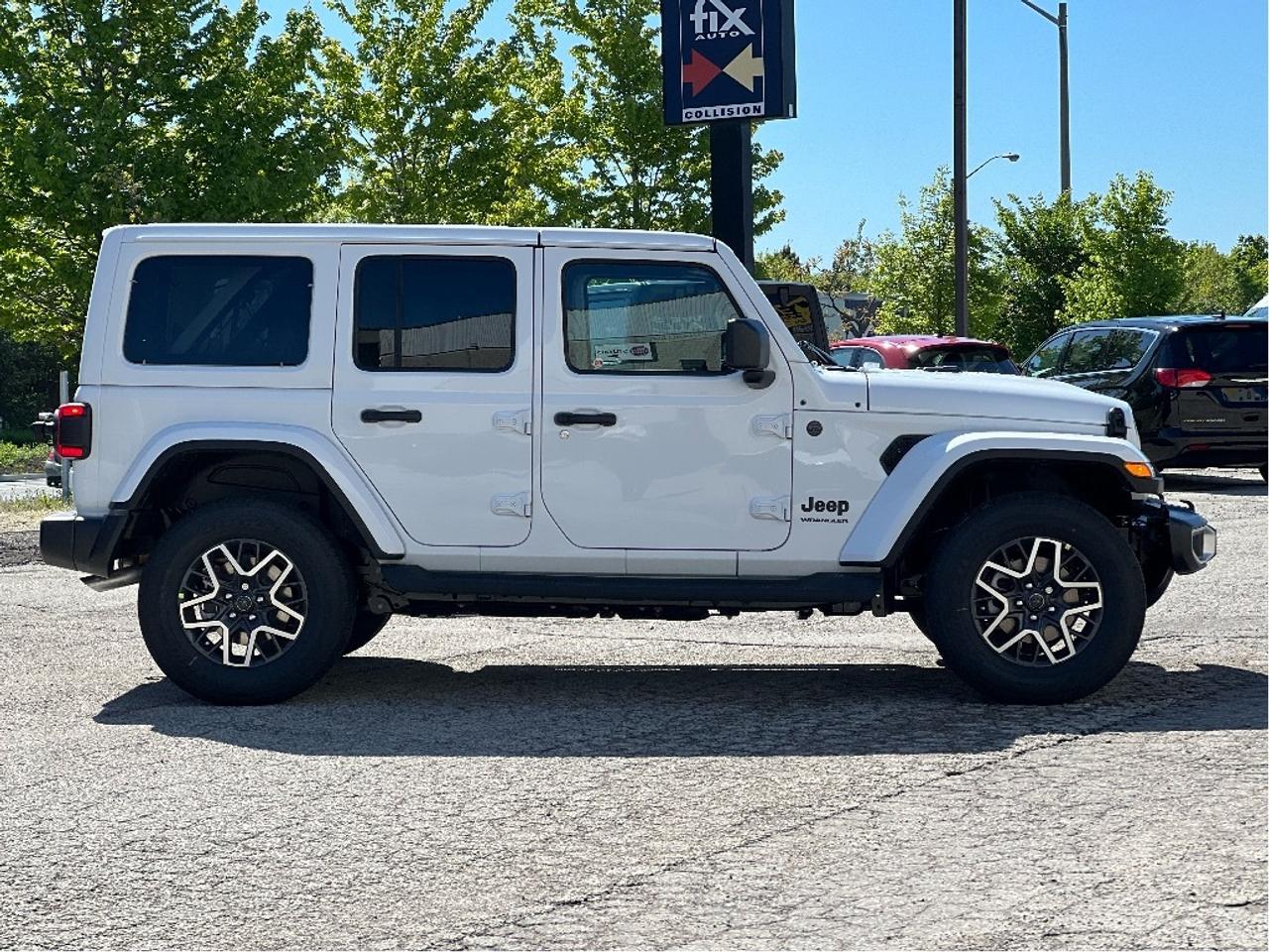2025 Jeep Wrangler Sahara 4x4 w/Body Colour Hardtop, Side Steps Photo
