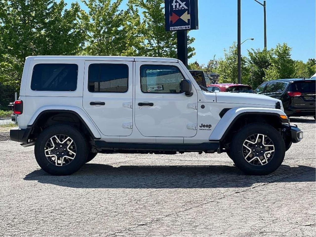 2025 Jeep Wrangler Sahara 4x4 w/Body Colour Hardtop, Side Steps Photo