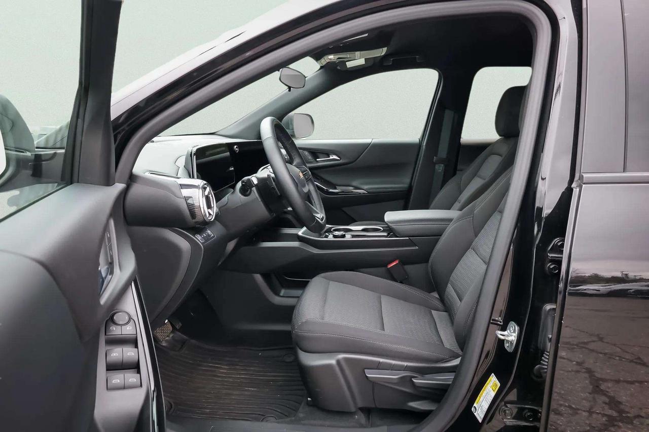 2026 Chevrolet Equinox : Apple Car Play, Htd Steering, Htd Seats Photo