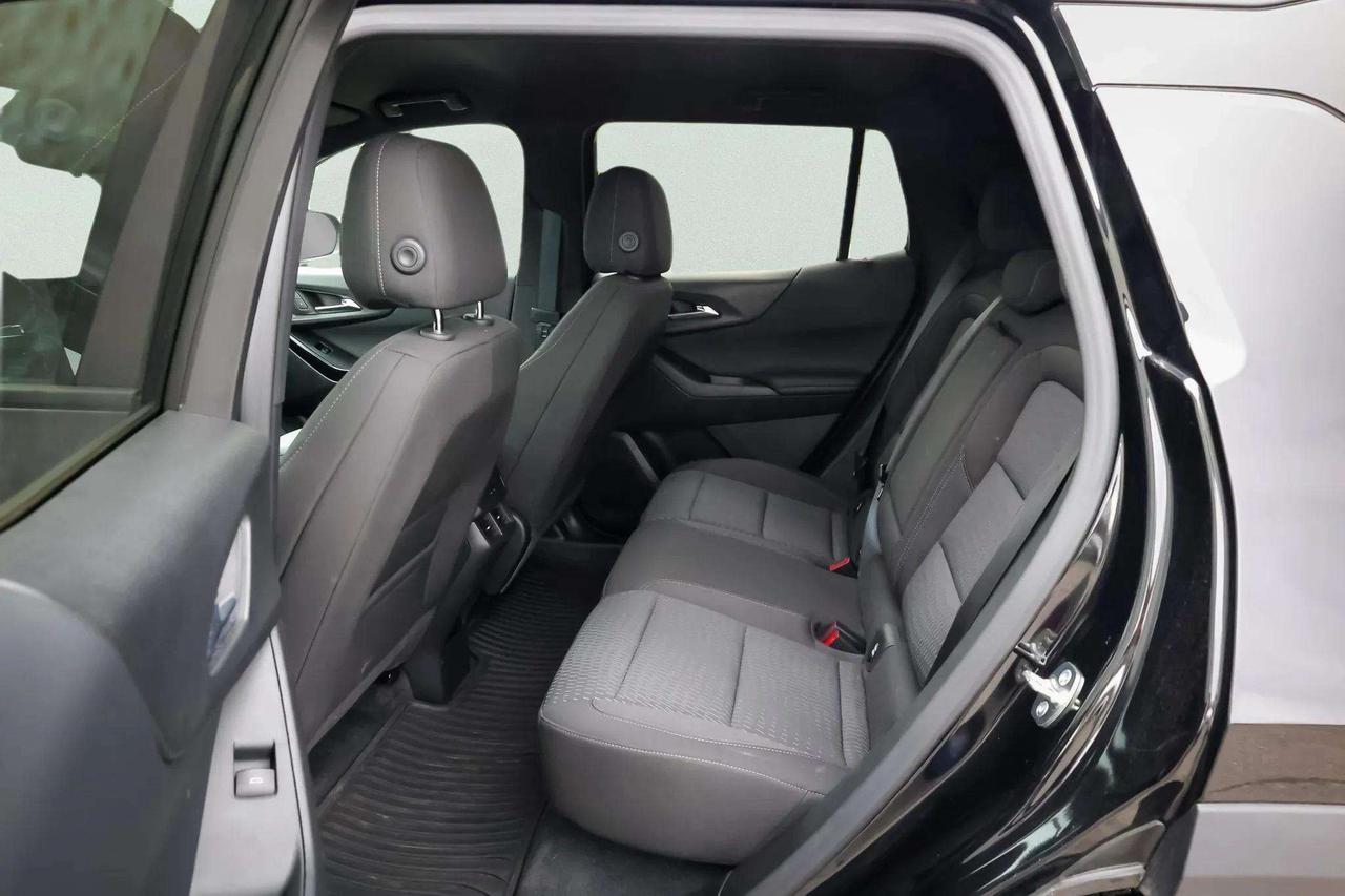 2026 Chevrolet Equinox : Apple Car Play, Htd Steering, Htd Seats Photo