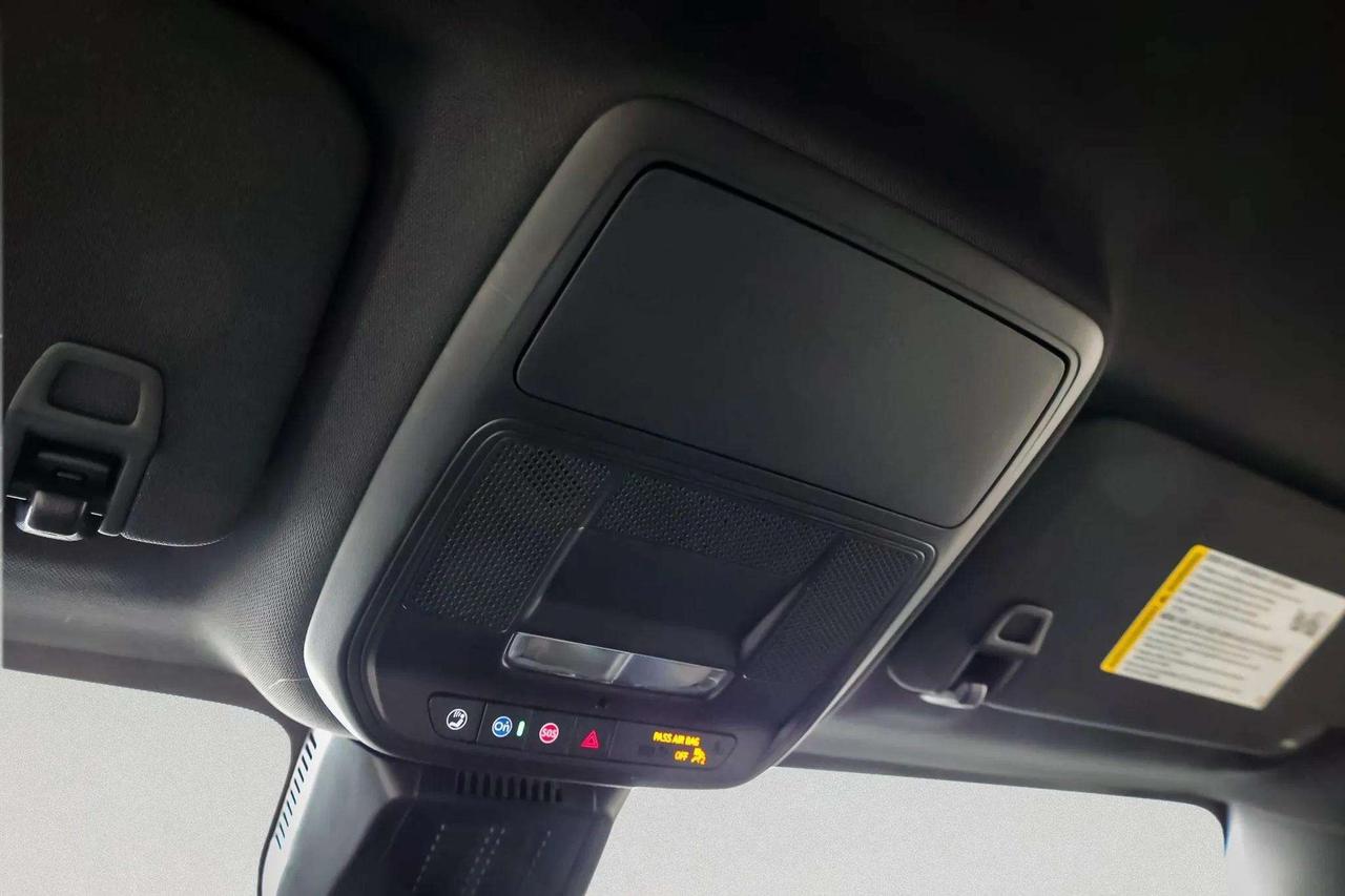 2026 Chevrolet Equinox : Apple Car Play, Htd Steering, Htd Seats Photo