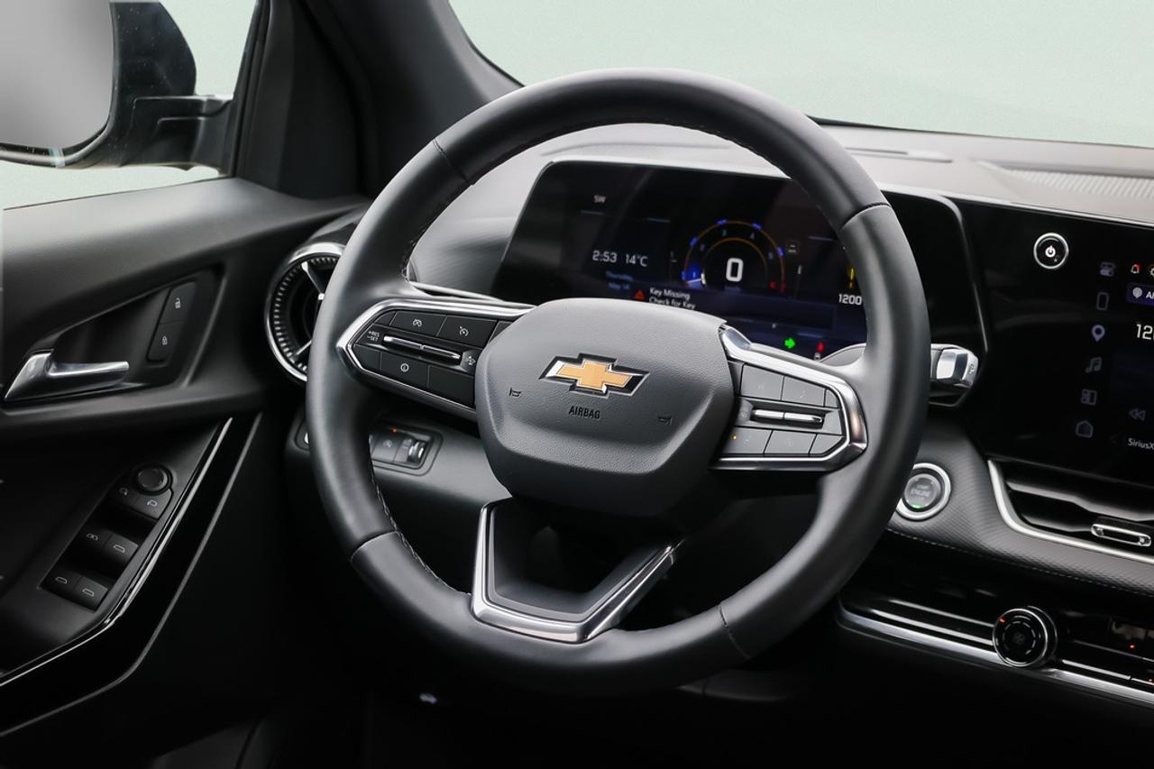 2026 Chevrolet Equinox : Apple Car Play, Htd Steering, Htd Seats Photo