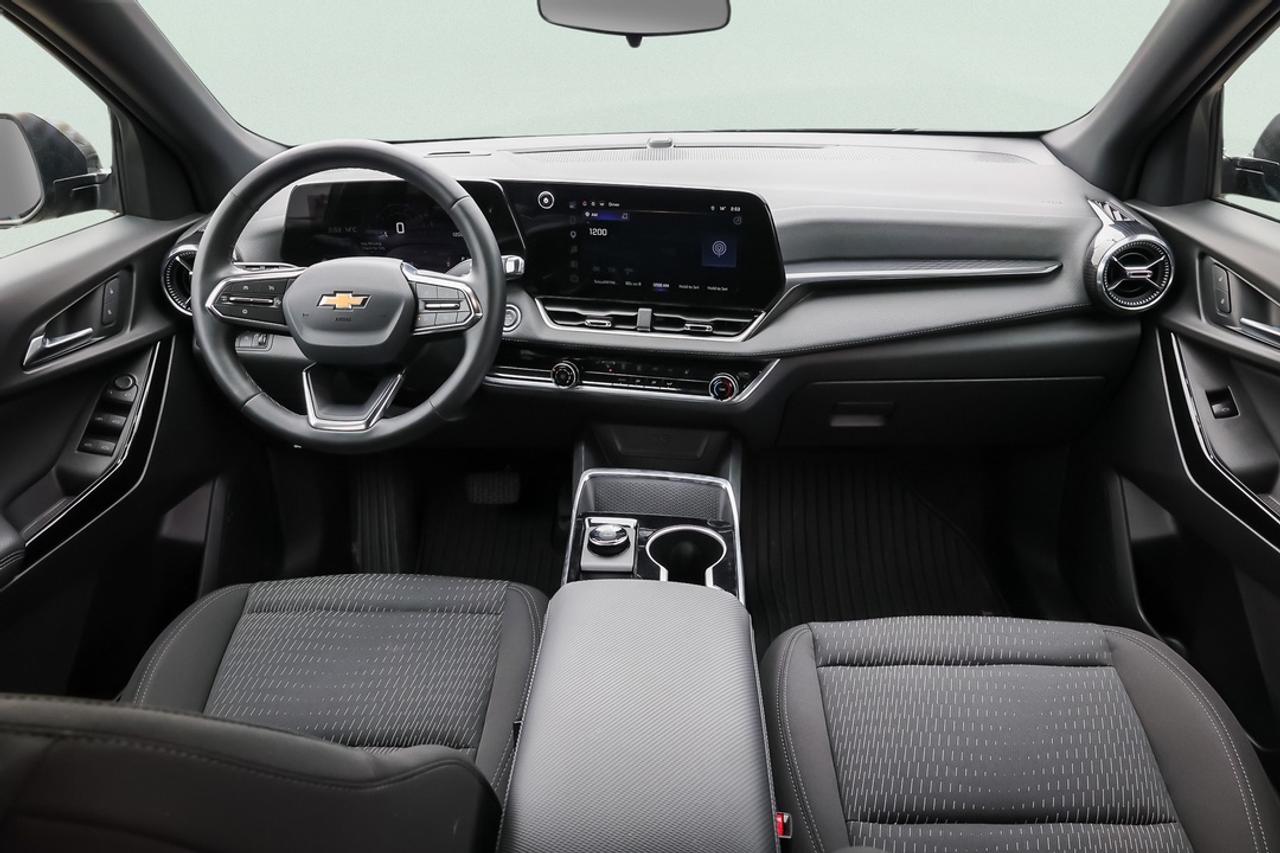 2026 Chevrolet Equinox : Apple Car Play, Htd Steering, Htd Seats Photo
