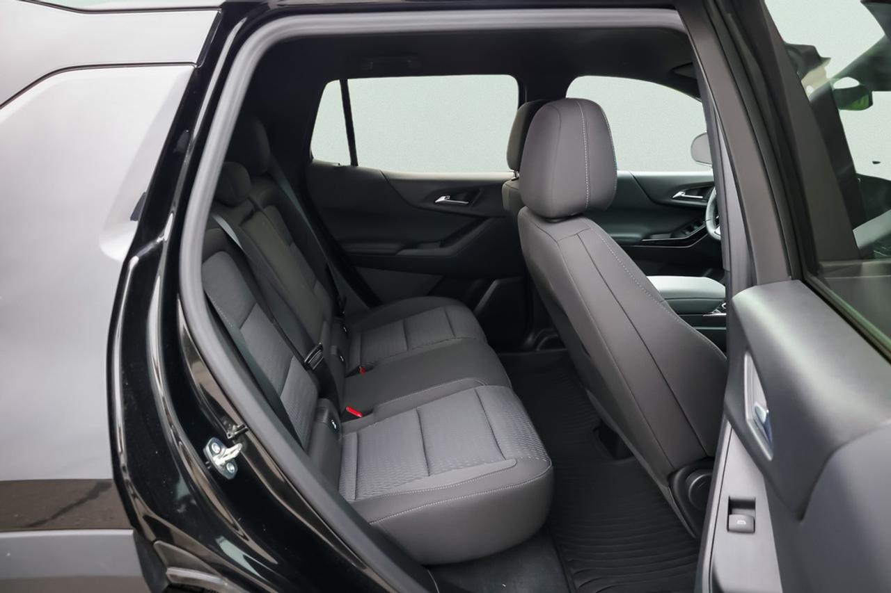 2026 Chevrolet Equinox : Apple Car Play, Htd Steering, Htd Seats Photo