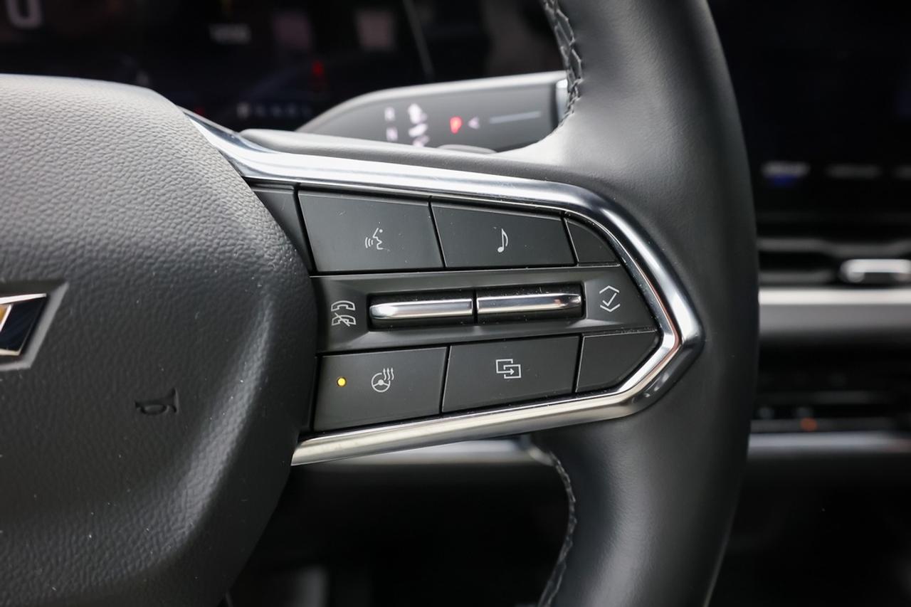 2026 Chevrolet Equinox : Apple Car Play, Htd Steering, Htd Seats Photo