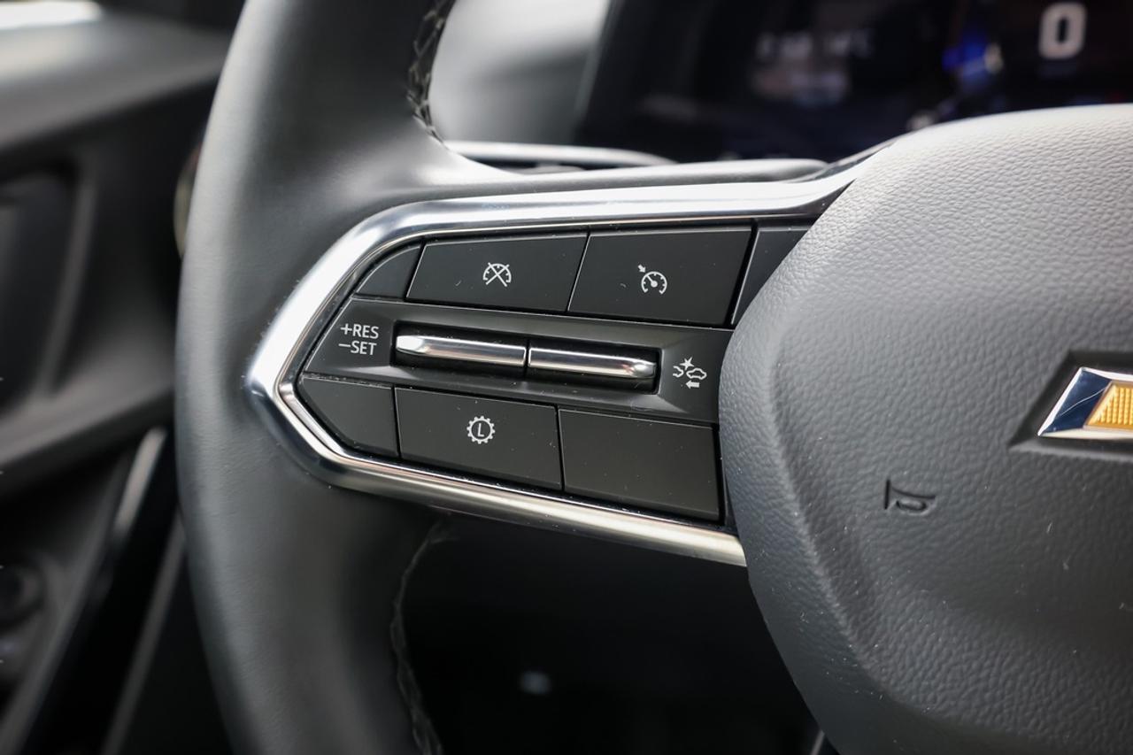 2026 Chevrolet Equinox : Apple Car Play, Htd Steering, Htd Seats Photo
