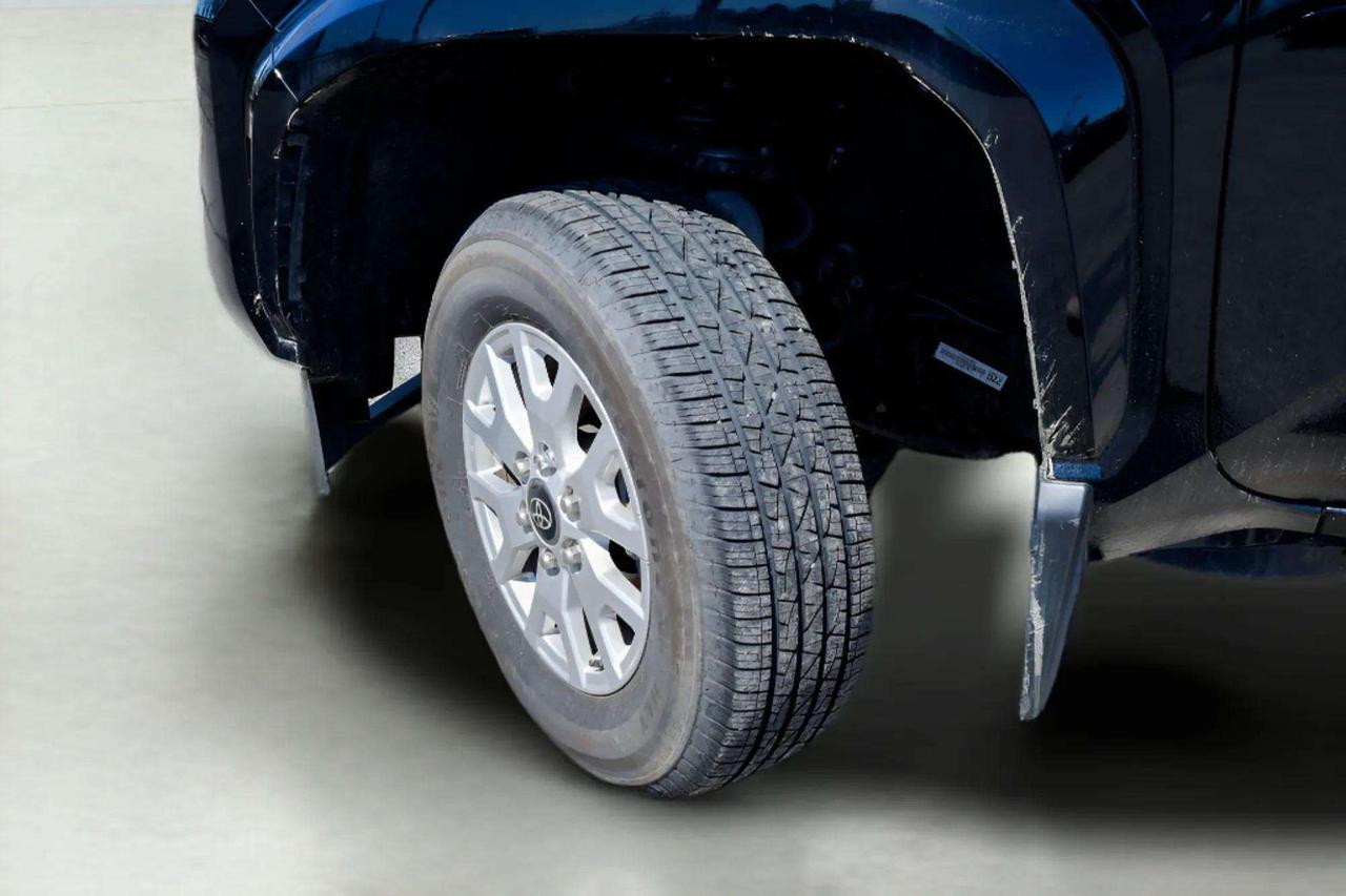 2025 Toyota Tacoma : Apple Car Play, Htd Seats, Htd Steering Photo