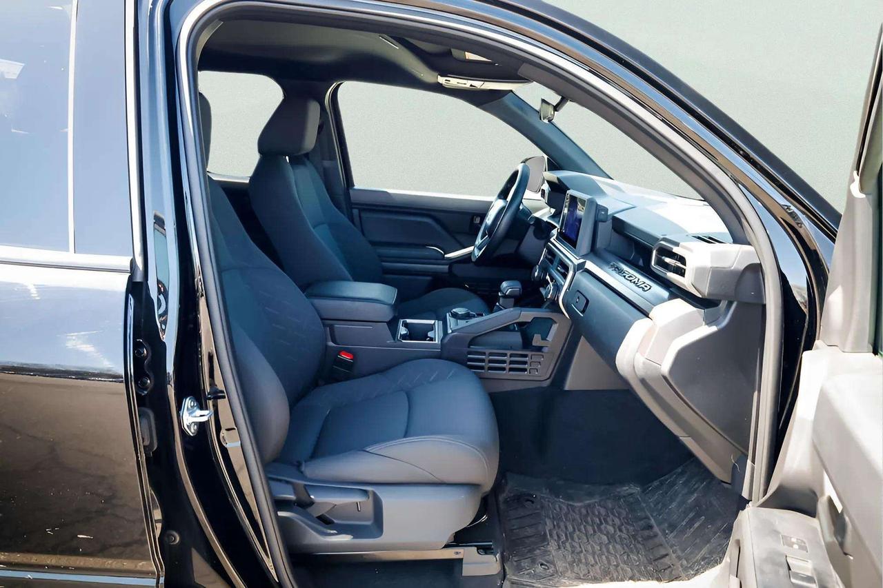 2025 Toyota Tacoma : Apple Car Play, Htd Seats, Htd Steering Photo