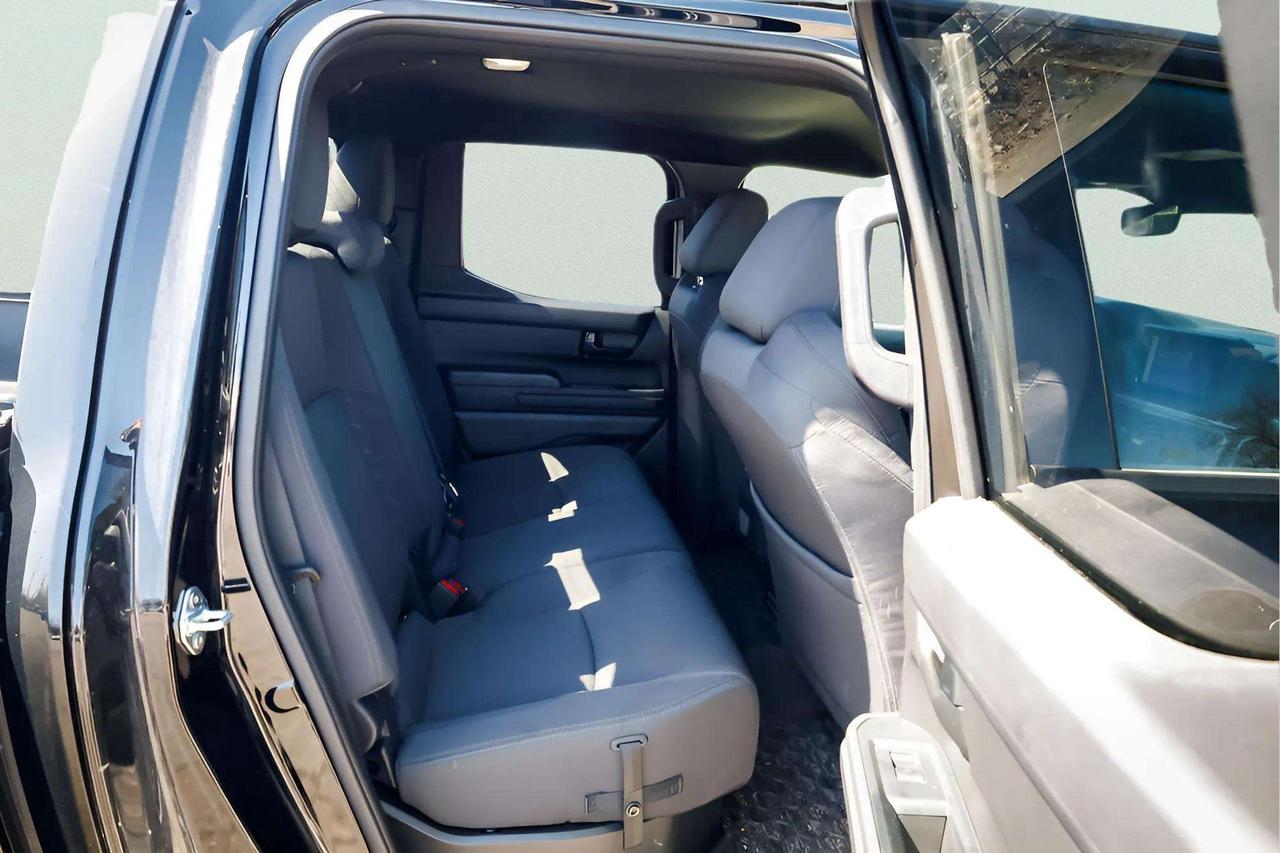 2025 Toyota Tacoma : Apple Car Play, Htd Seats, Htd Steering Photo