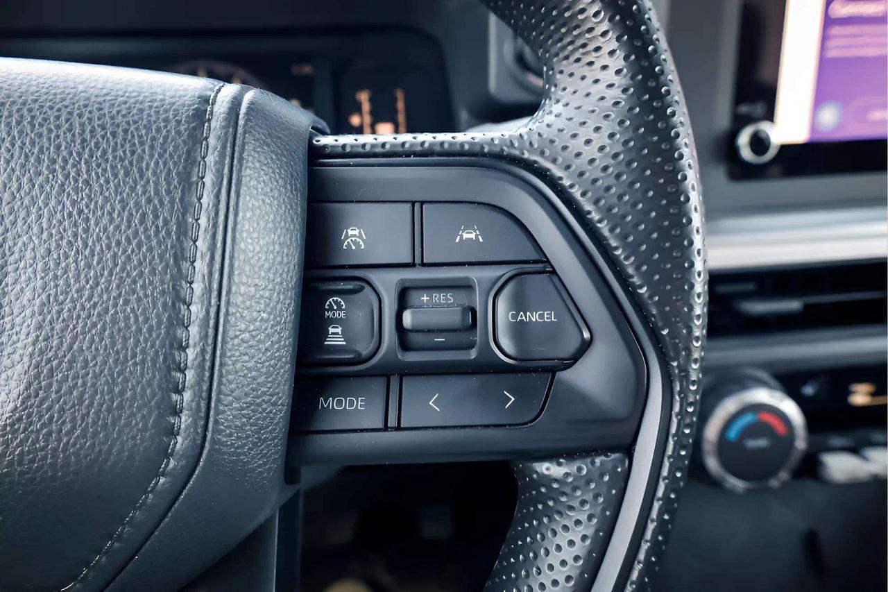2025 Toyota Tacoma : Apple Car Play, Htd Seats, Htd Steering Photo