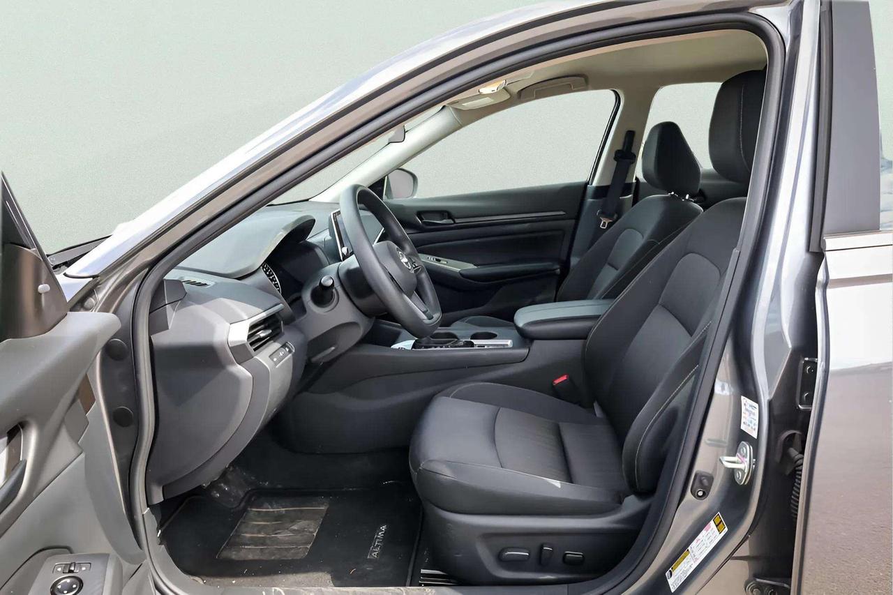 2025 Nissan Altima 2.5 S Awd Photo