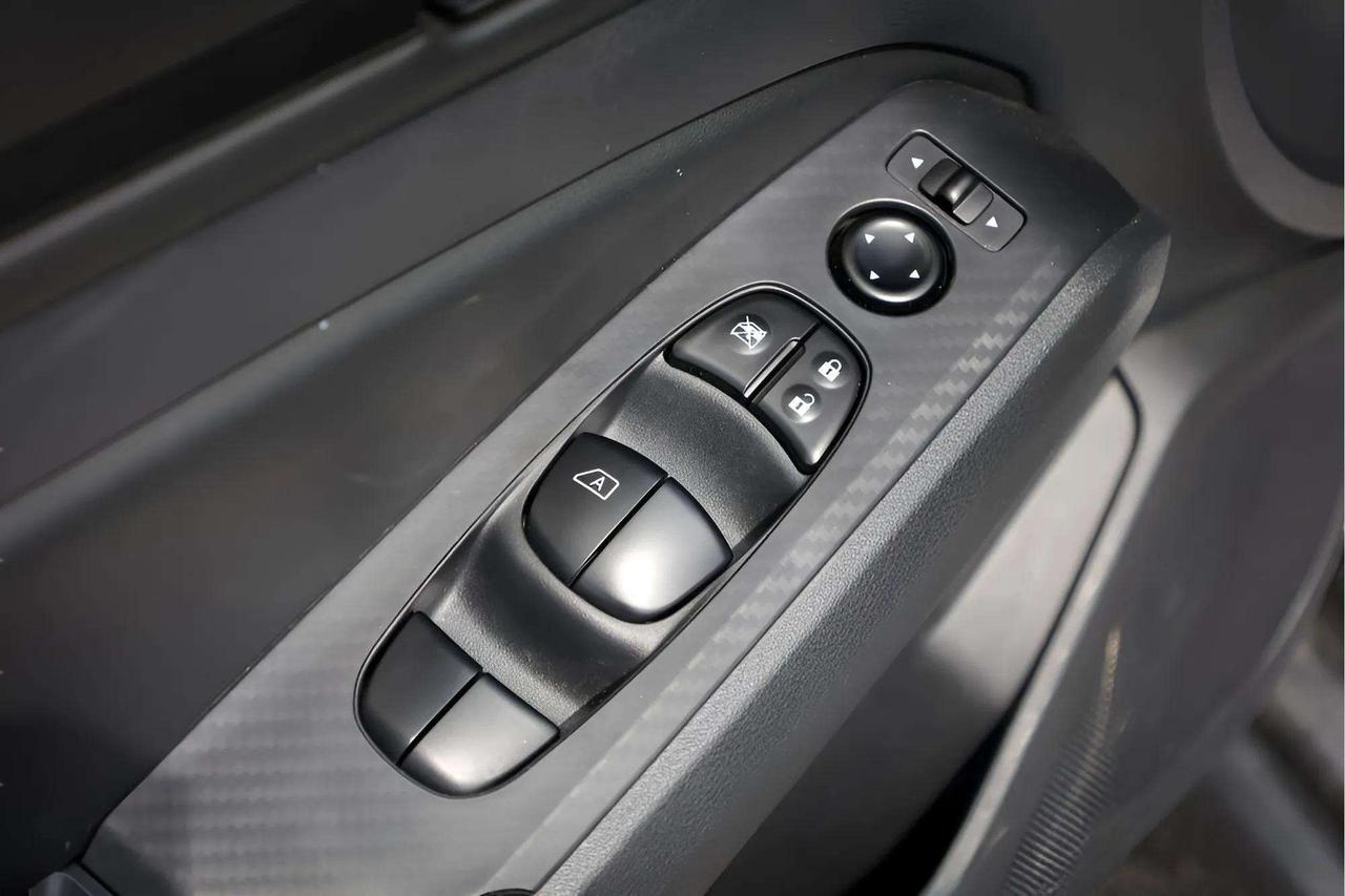 2025 Nissan Altima 2.5 S Awd Photo
