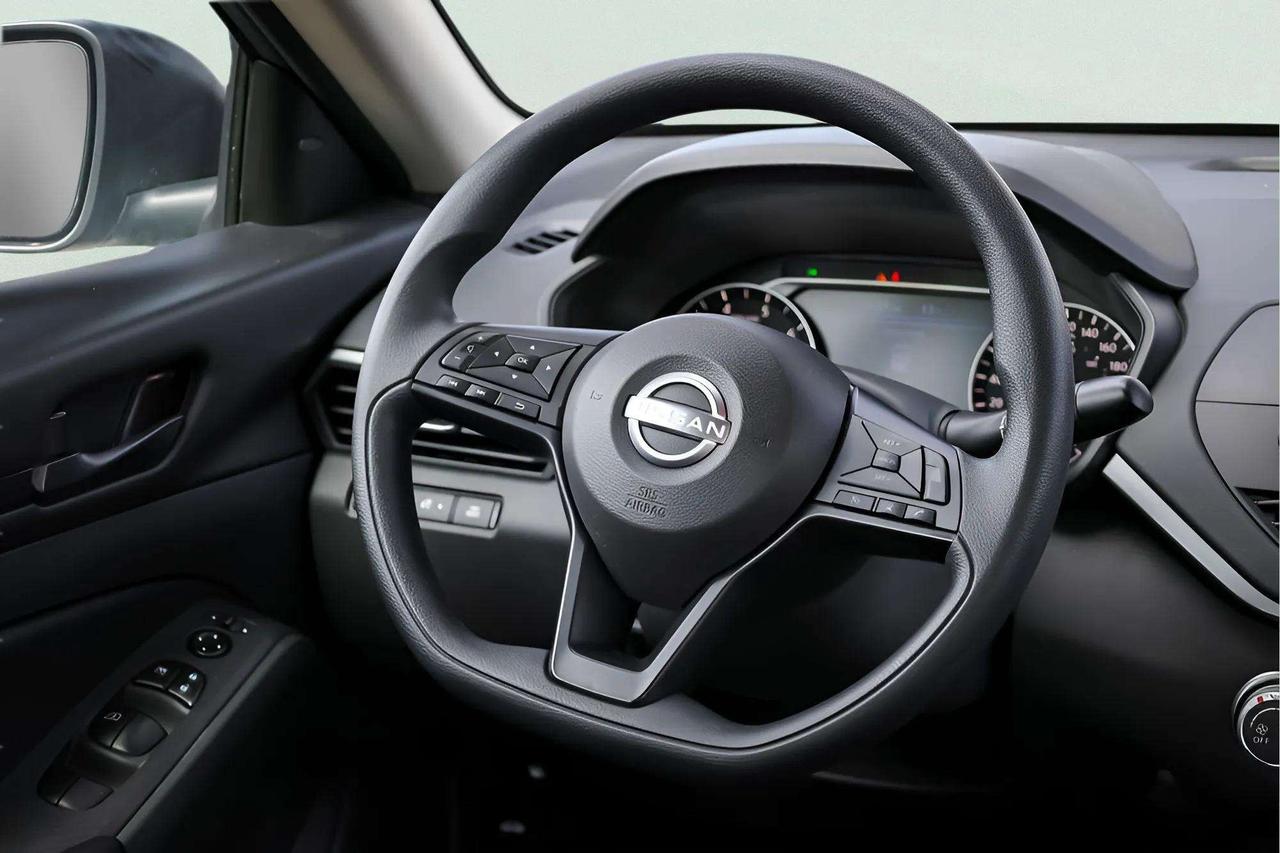 2025 Nissan Altima 2.5 S Awd Photo