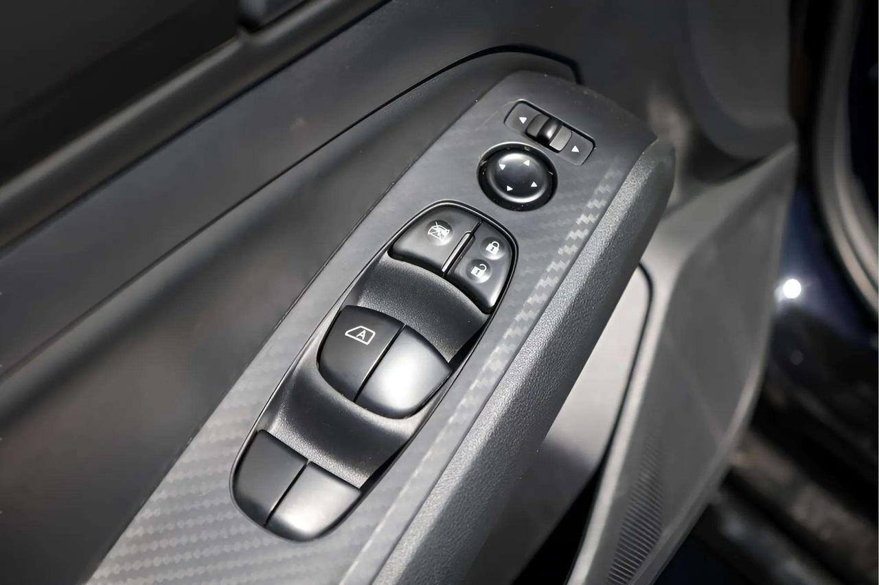 2025 Nissan Altima 2.5 S Awd Photo