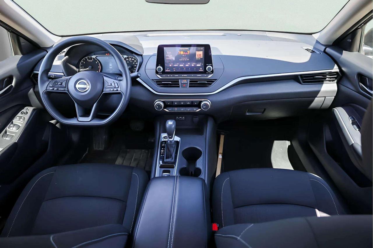 2025 Nissan Altima 2.5 S Awd Photo