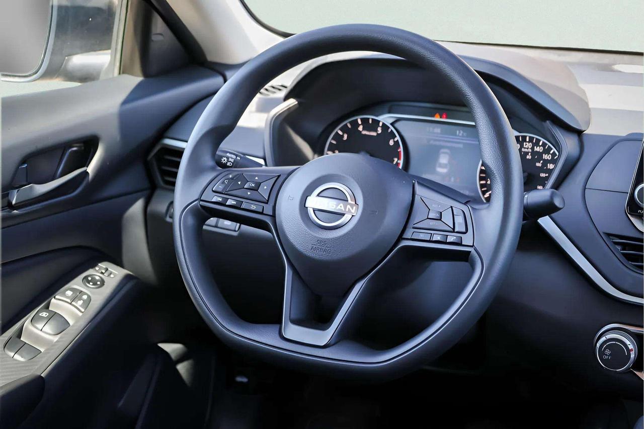 2025 Nissan Altima 2.5 S Awd Photo