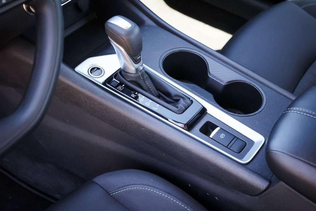 2025 Nissan Altima 2.5 S Awd Photo
