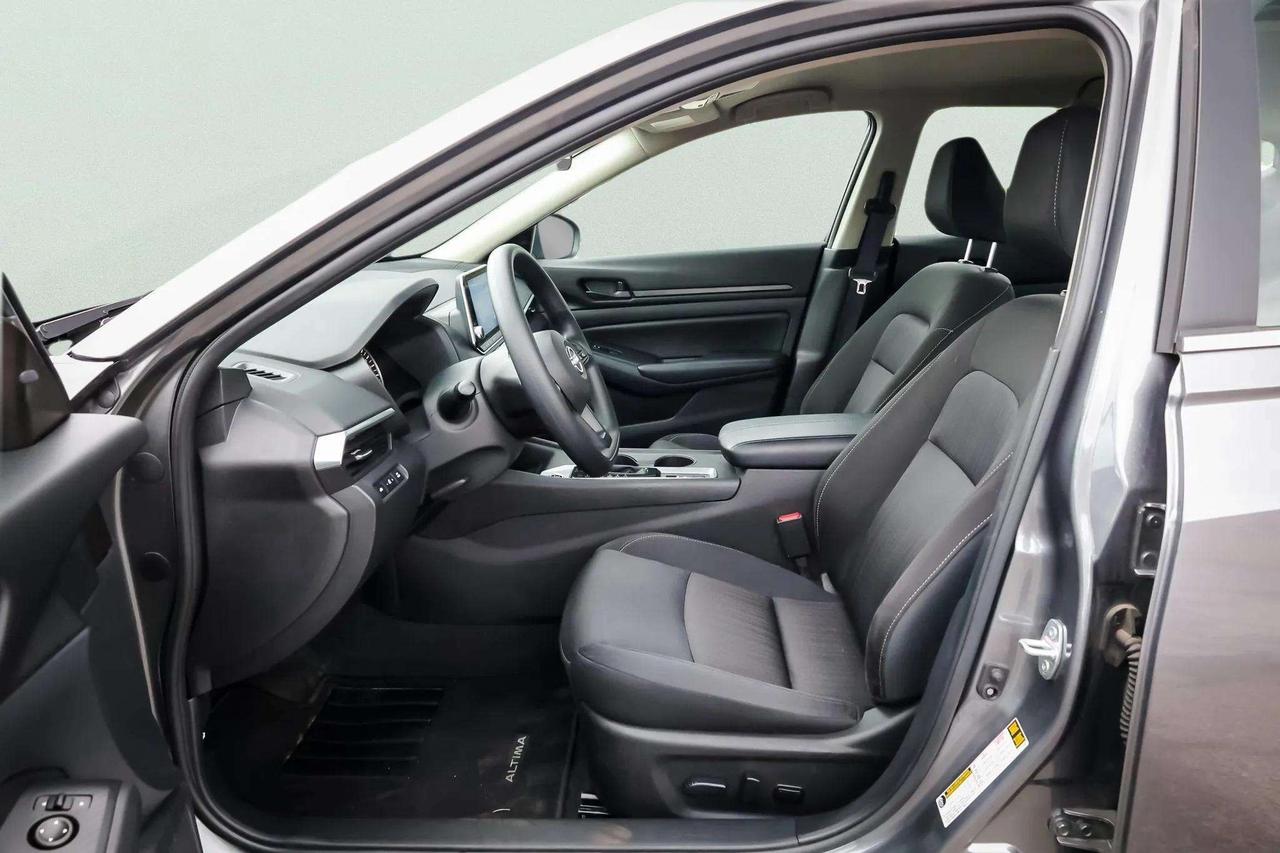 2025 Nissan Altima 2.5 S Awd Photo