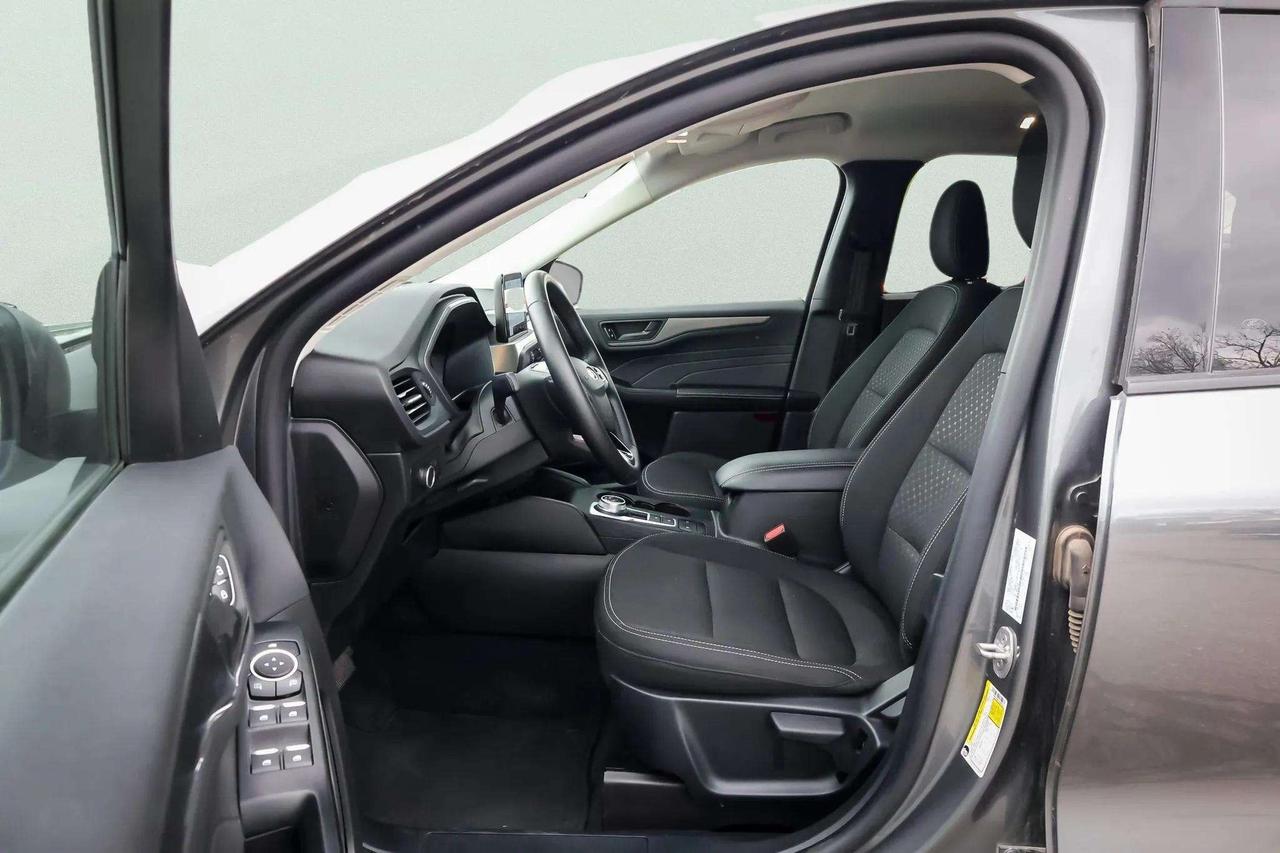 2025 Ford Escape Active AWD Photo
