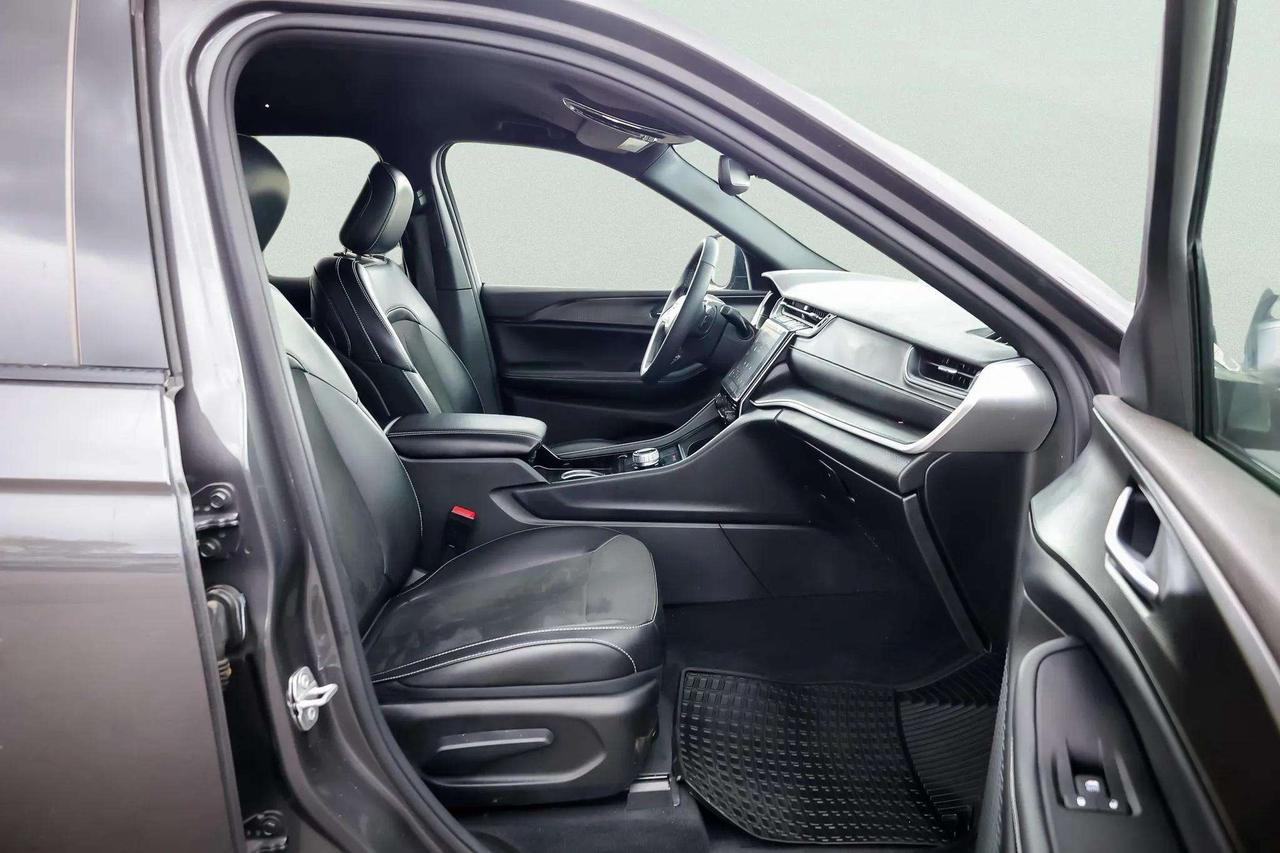 2023 Jeep Grand Cherokee L  Photo