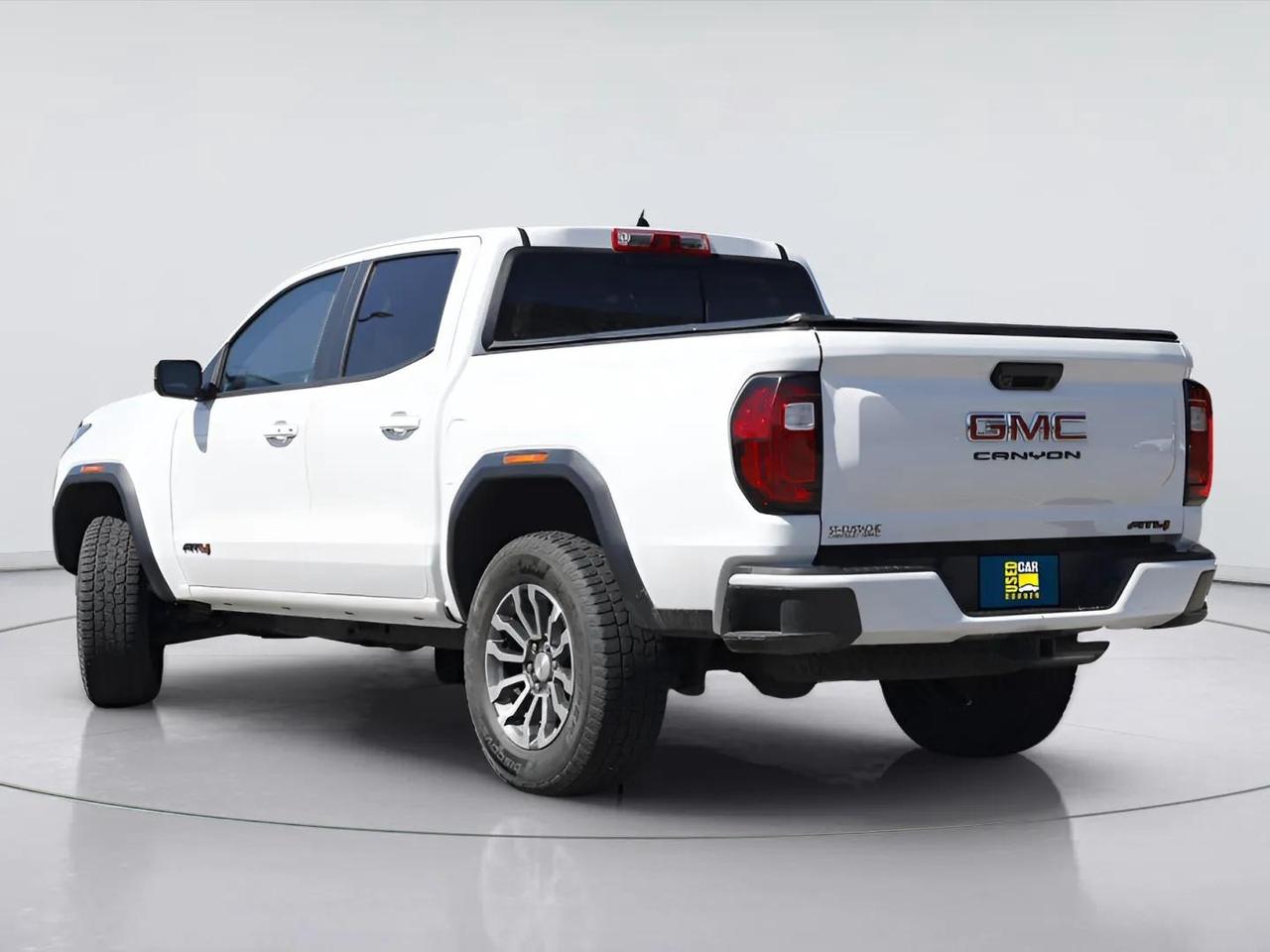 2023 GMC Canyon AT4 2.7L TURBO 4WD Photo3