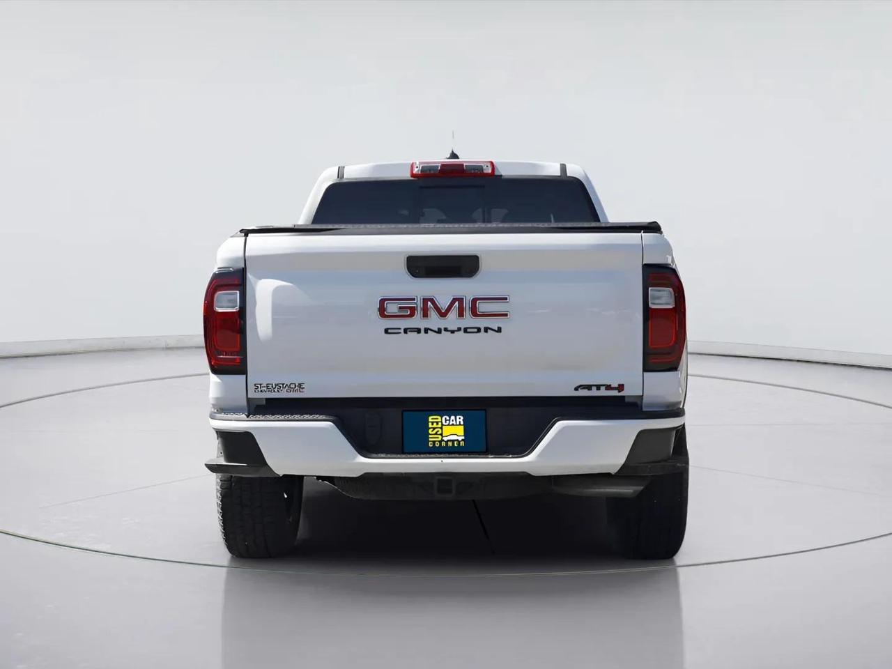 2023 GMC Canyon AT4 2.7L TURBO 4WD Photo2