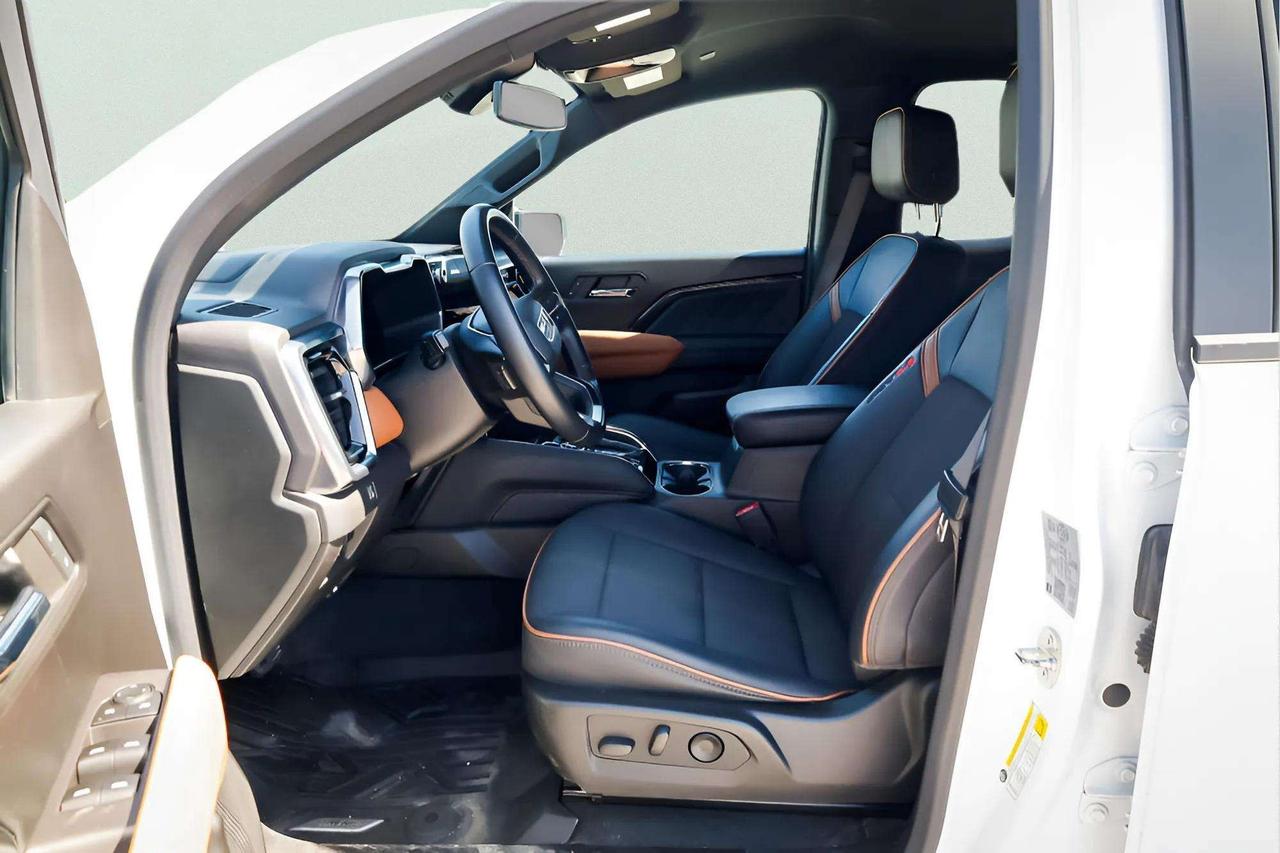 2023 GMC Canyon AT4 2.7L TURBO 4WD Photo