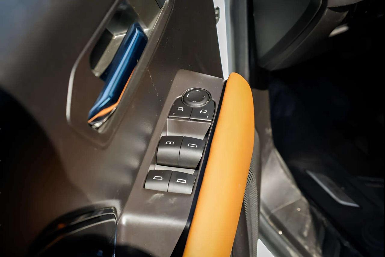 2023 GMC Canyon AT4 2.7L TURBO 4WD Photo