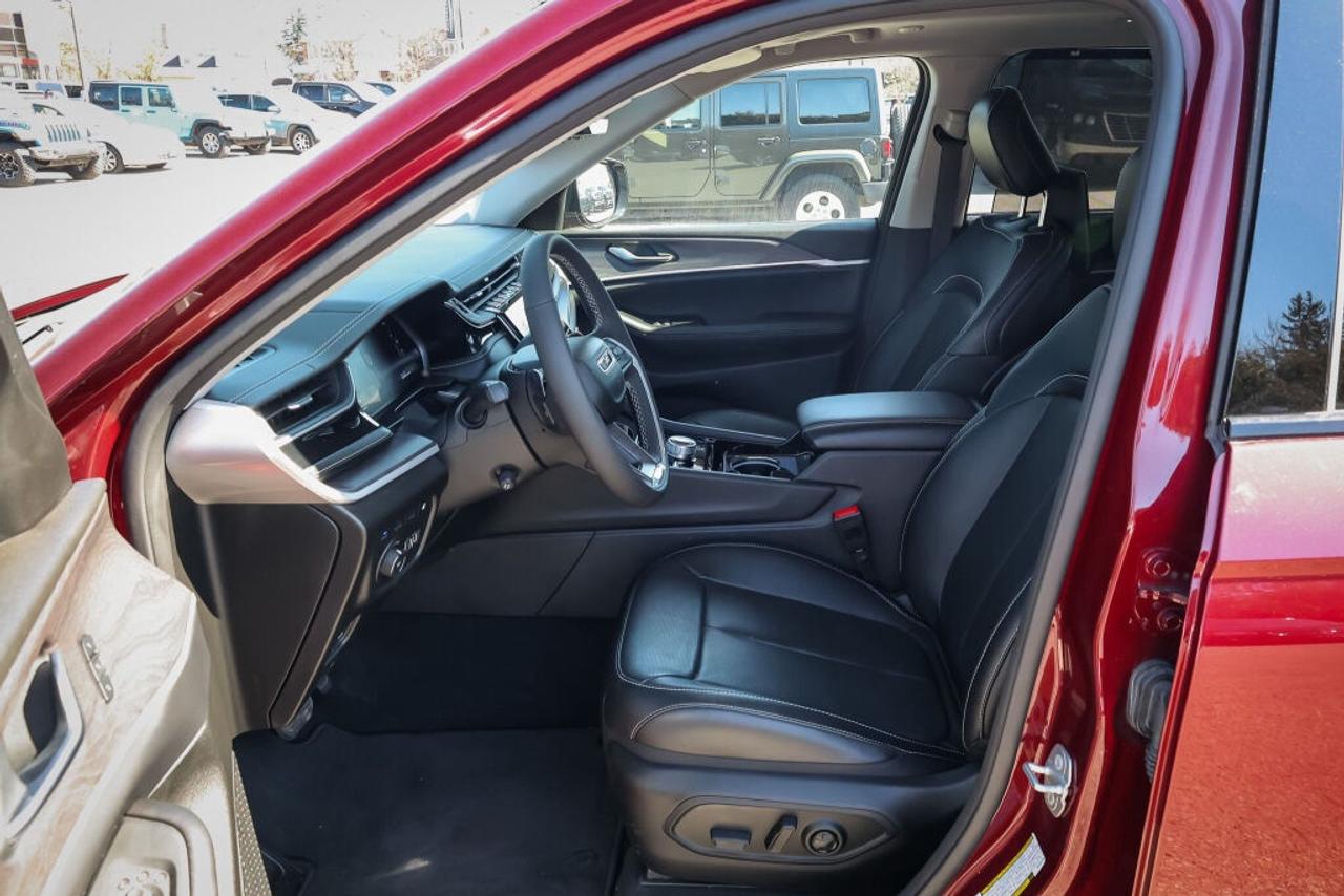 2022 Jeep Grand Cherokee 4xe  Photo