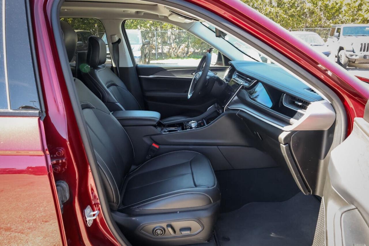 2022 Jeep Grand Cherokee 4xe  Photo