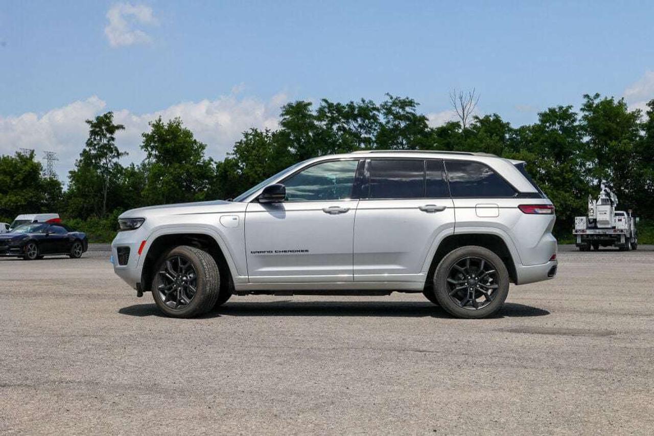 2023 Jeep Grand Cherokee 30th Anniversary Photo