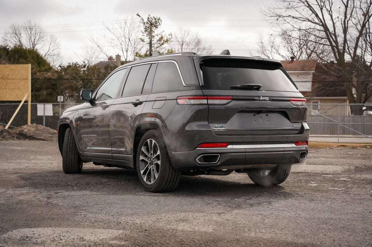 2022 Jeep Grand Cherokee Overland Photo