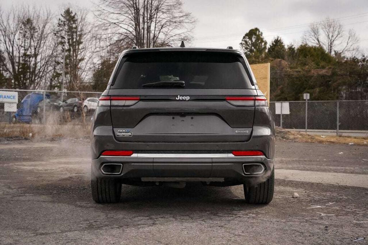 2022 Jeep Grand Cherokee Overland Photo