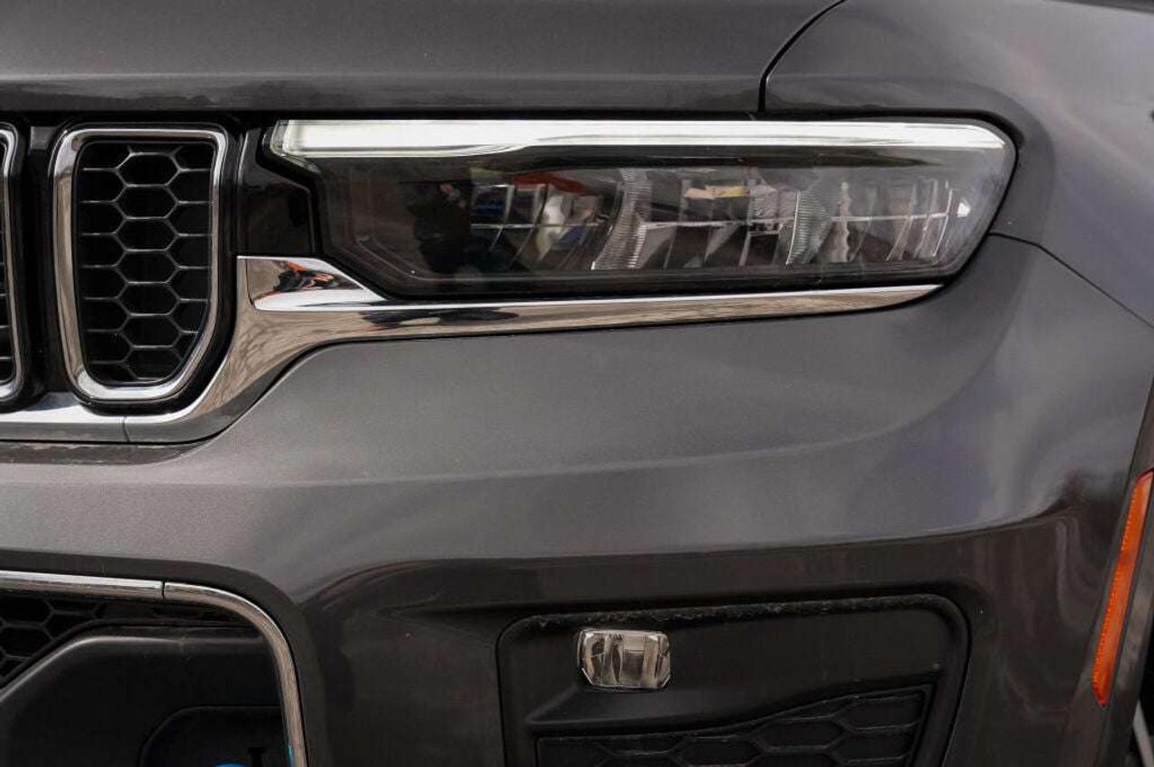 2022 Jeep Grand Cherokee Overland Photo