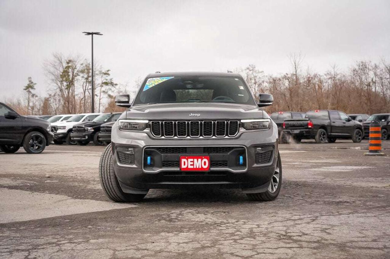 2022 Jeep Grand Cherokee Overland Photo