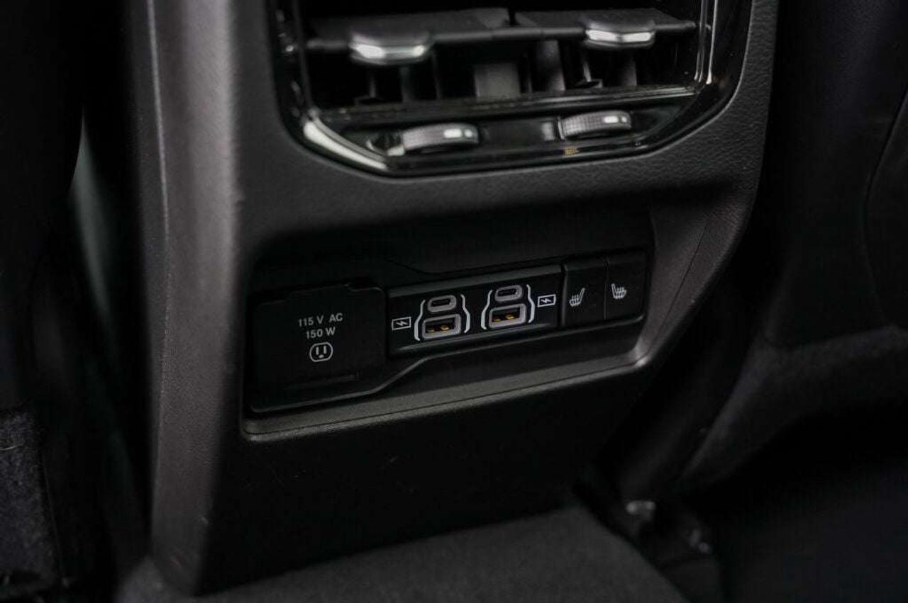 2022 Jeep Grand Cherokee Overland Photo