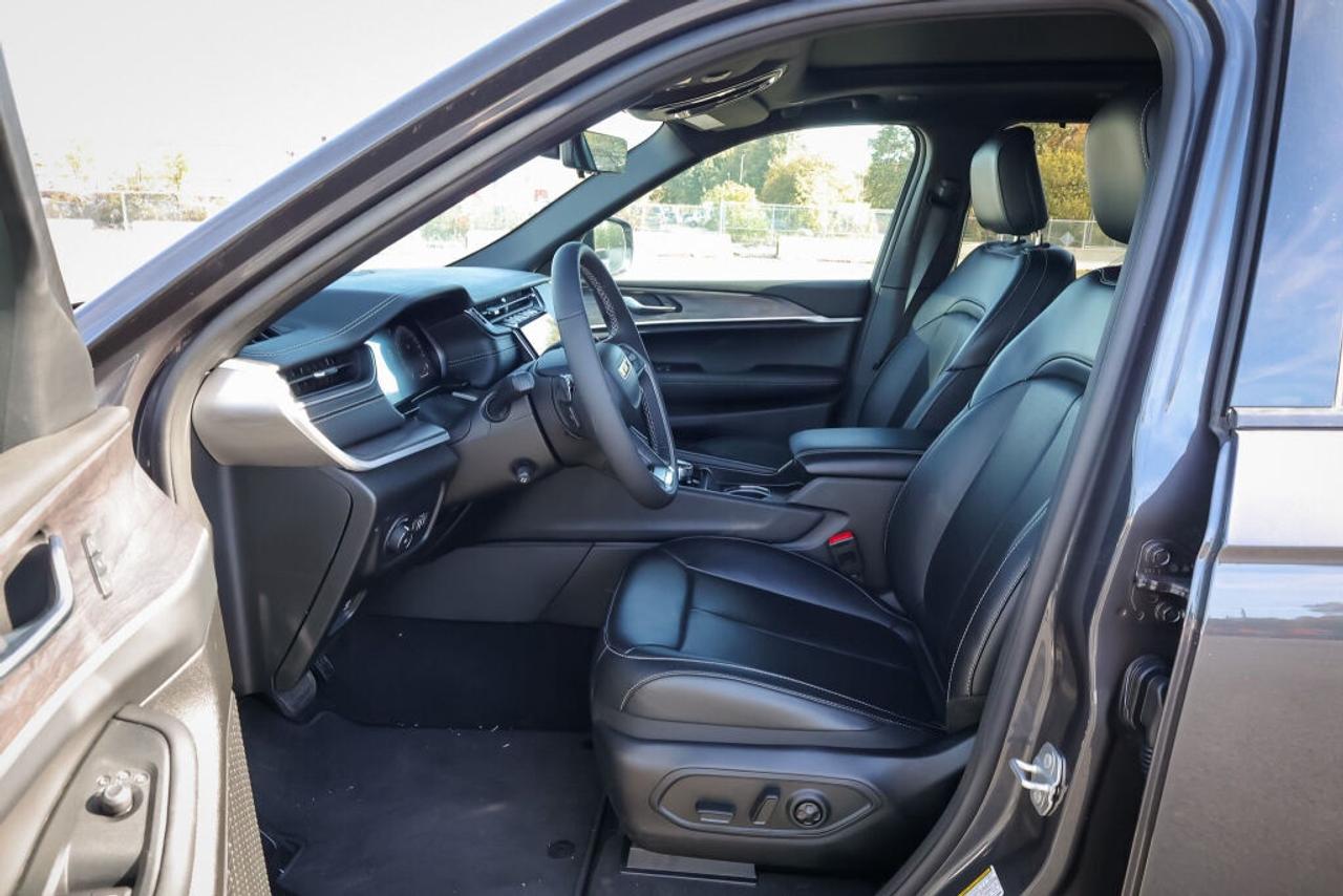 2025 Jeep Grand Cherokee  Photo