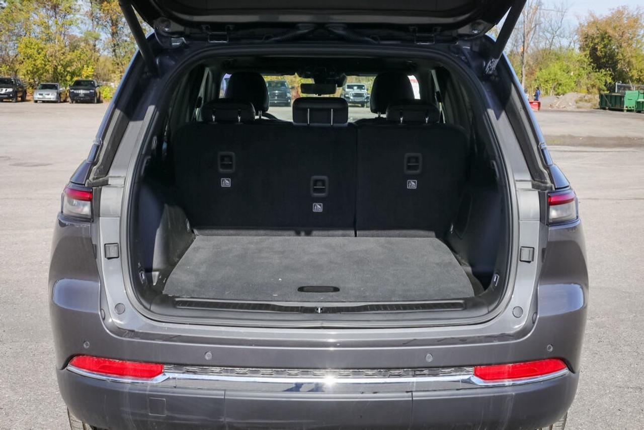 2025 Jeep Grand Cherokee  Photo