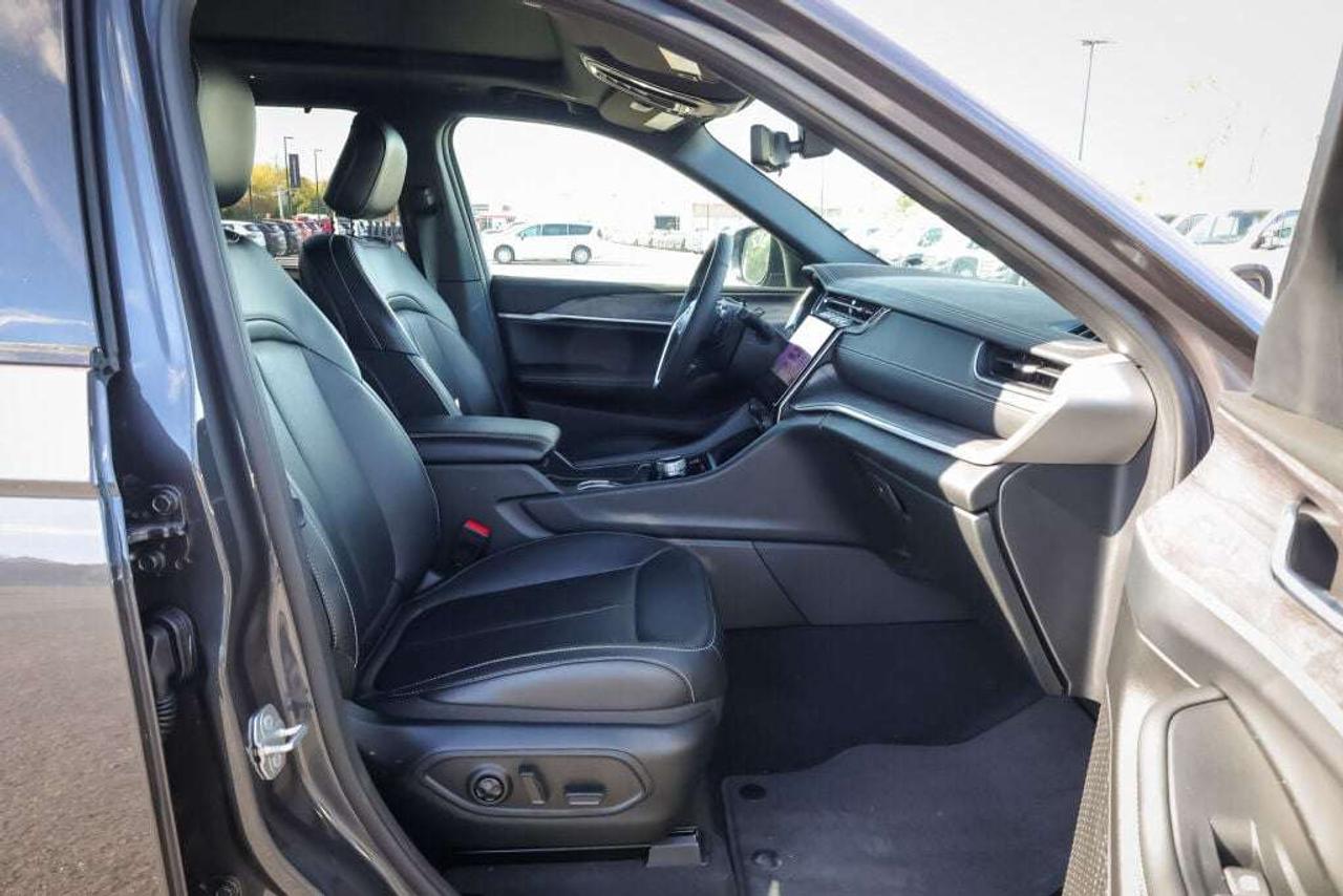 2025 Jeep Grand Cherokee Limited Photo