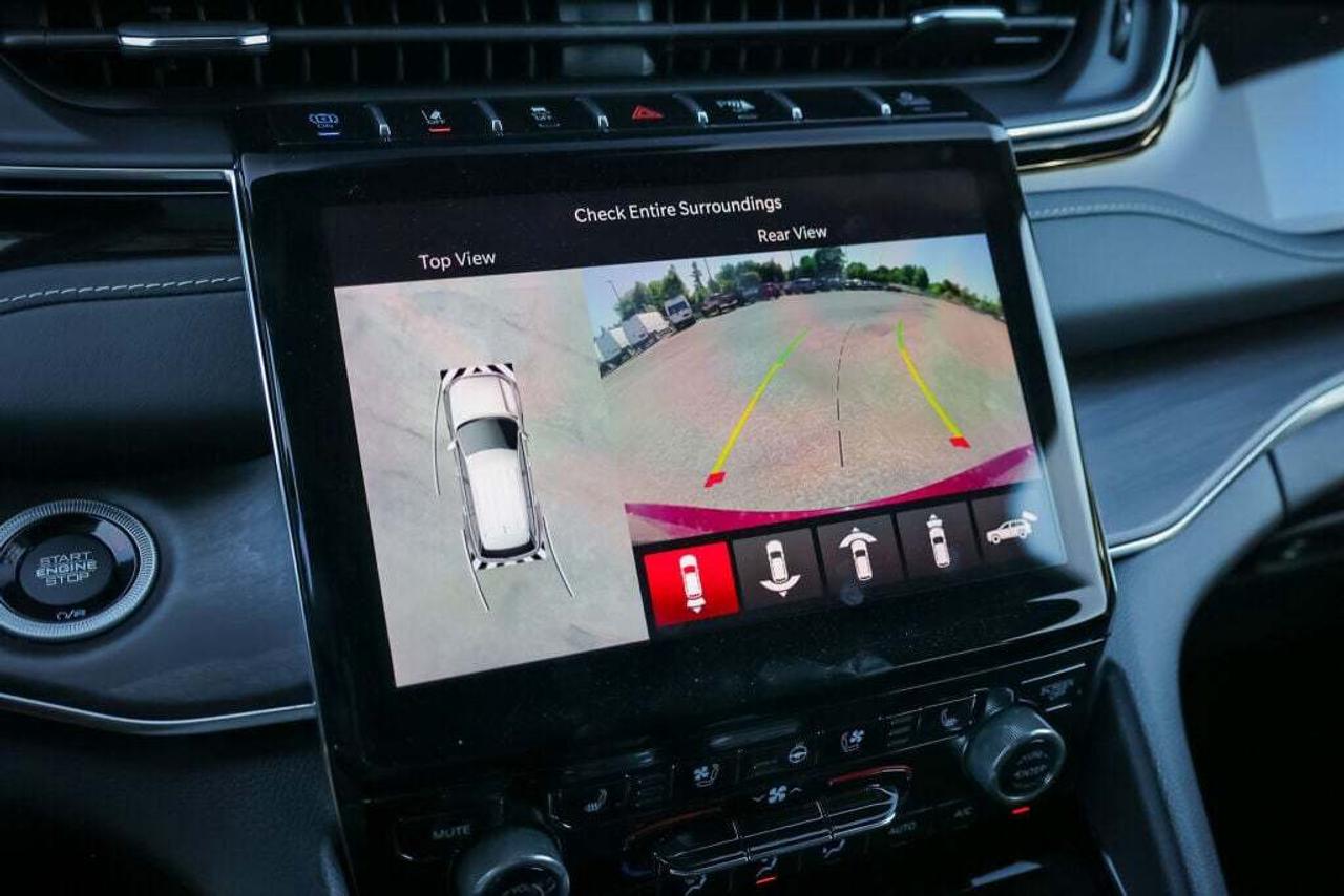 2023 Jeep Grand Cherokee 4xe  Photo