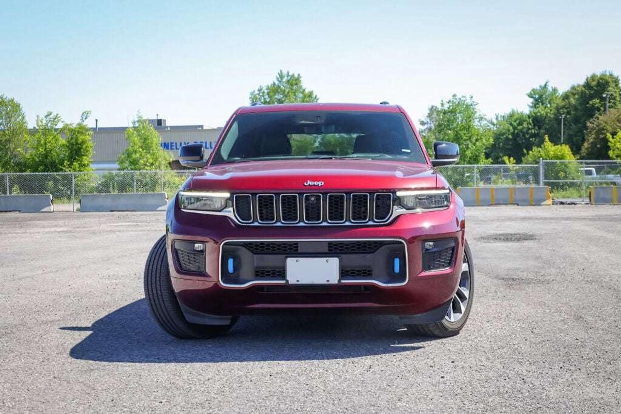 2023 Jeep Grand Cherokee Overland Photo1