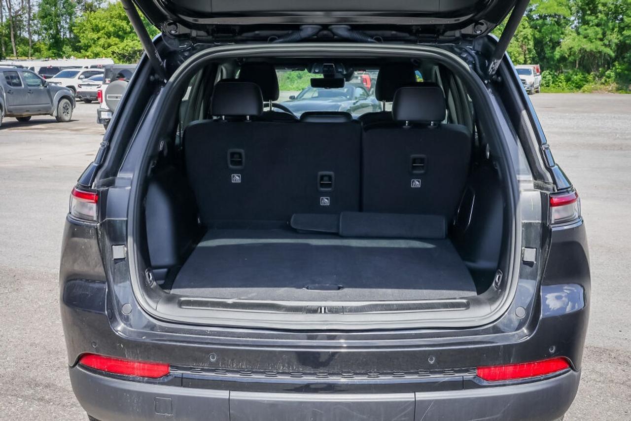 2025 Jeep Grand Cherokee  Photo