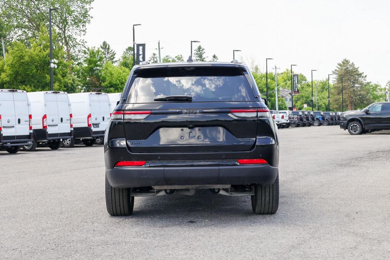2025 Jeep Grand Cherokee  Photo