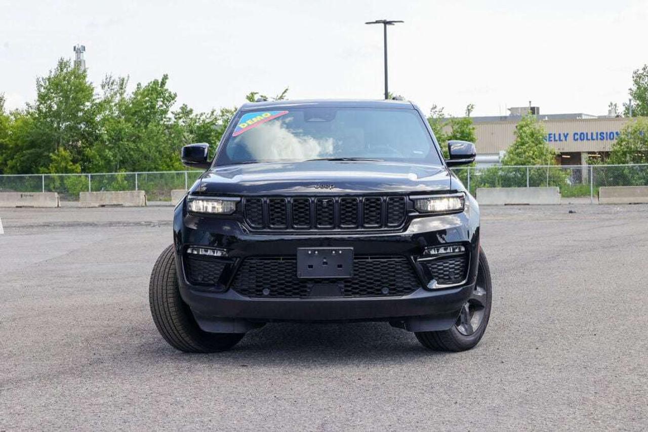 2025 Jeep Grand Cherokee Trailer Tow, Luxury Tech, Panoramic Roof Photo5