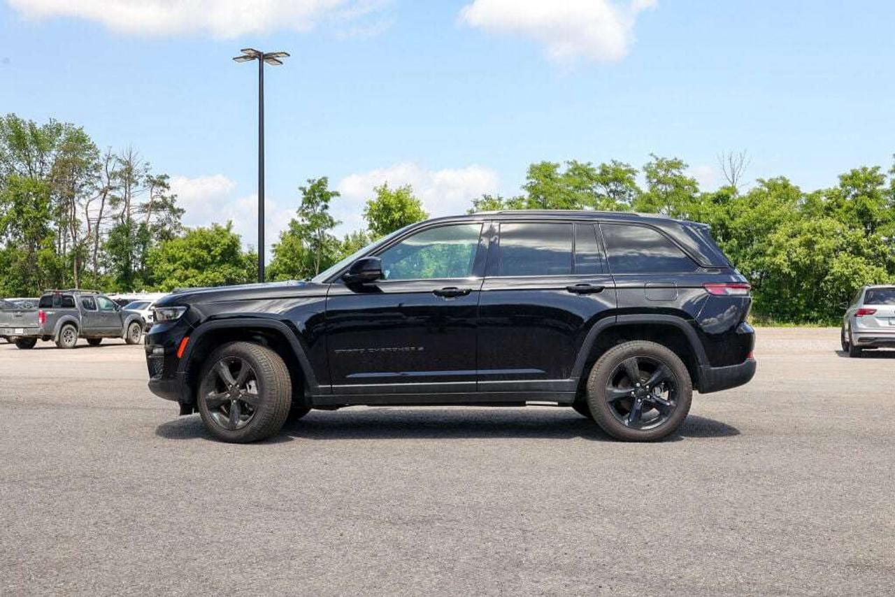 2025 Jeep Grand Cherokee Trailer Tow, Luxury Tech, Panoramic Roof Photo