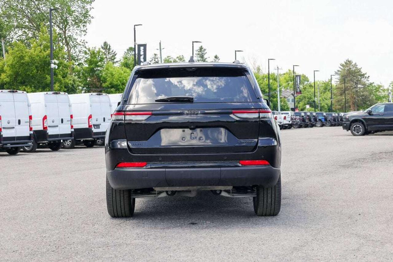 2025 Jeep Grand Cherokee Trailer Tow, Luxury Tech, Panoramic Roof Photo