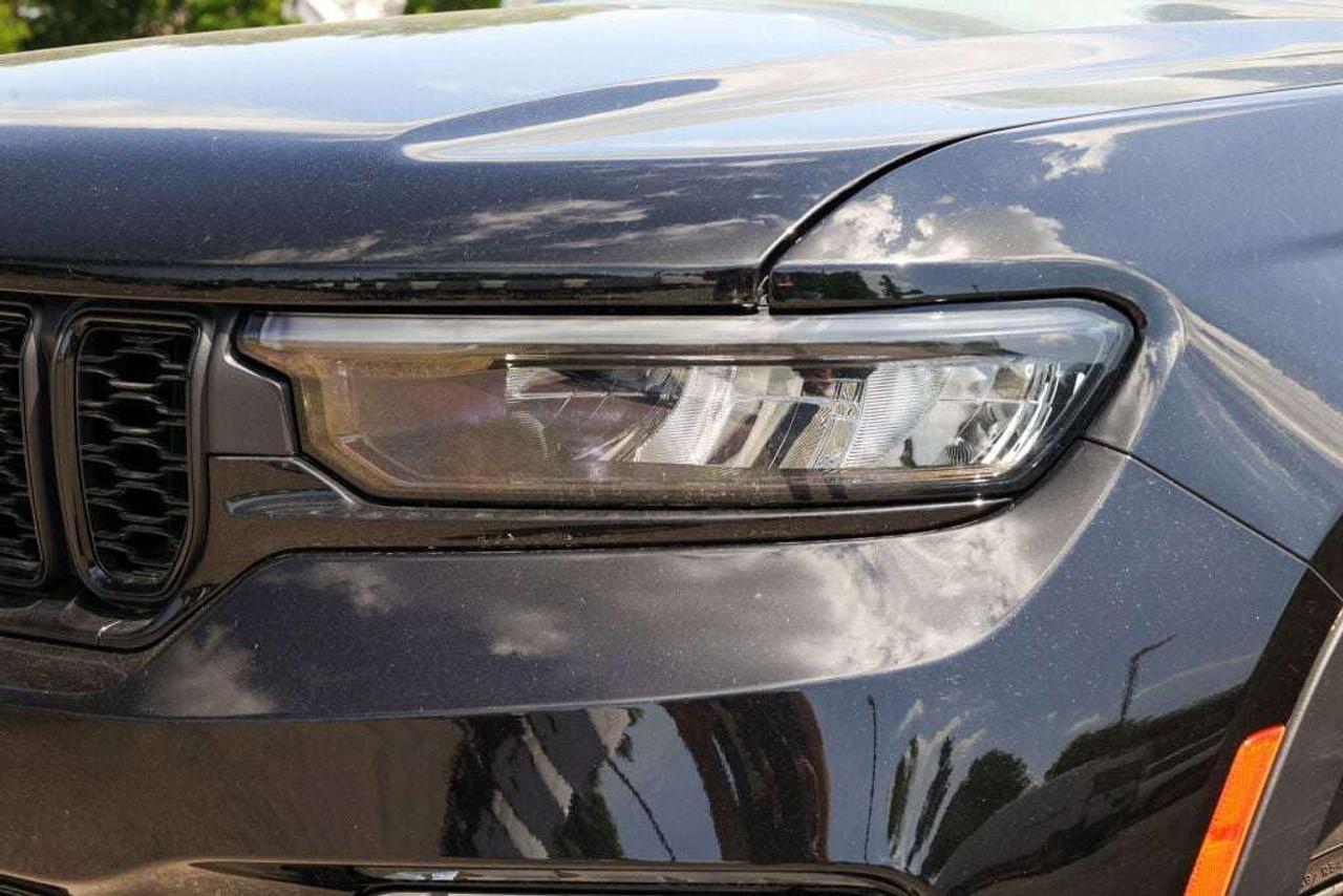 2025 Jeep Grand Cherokee Trailer Tow, Luxury Tech, Panoramic Roof Photo