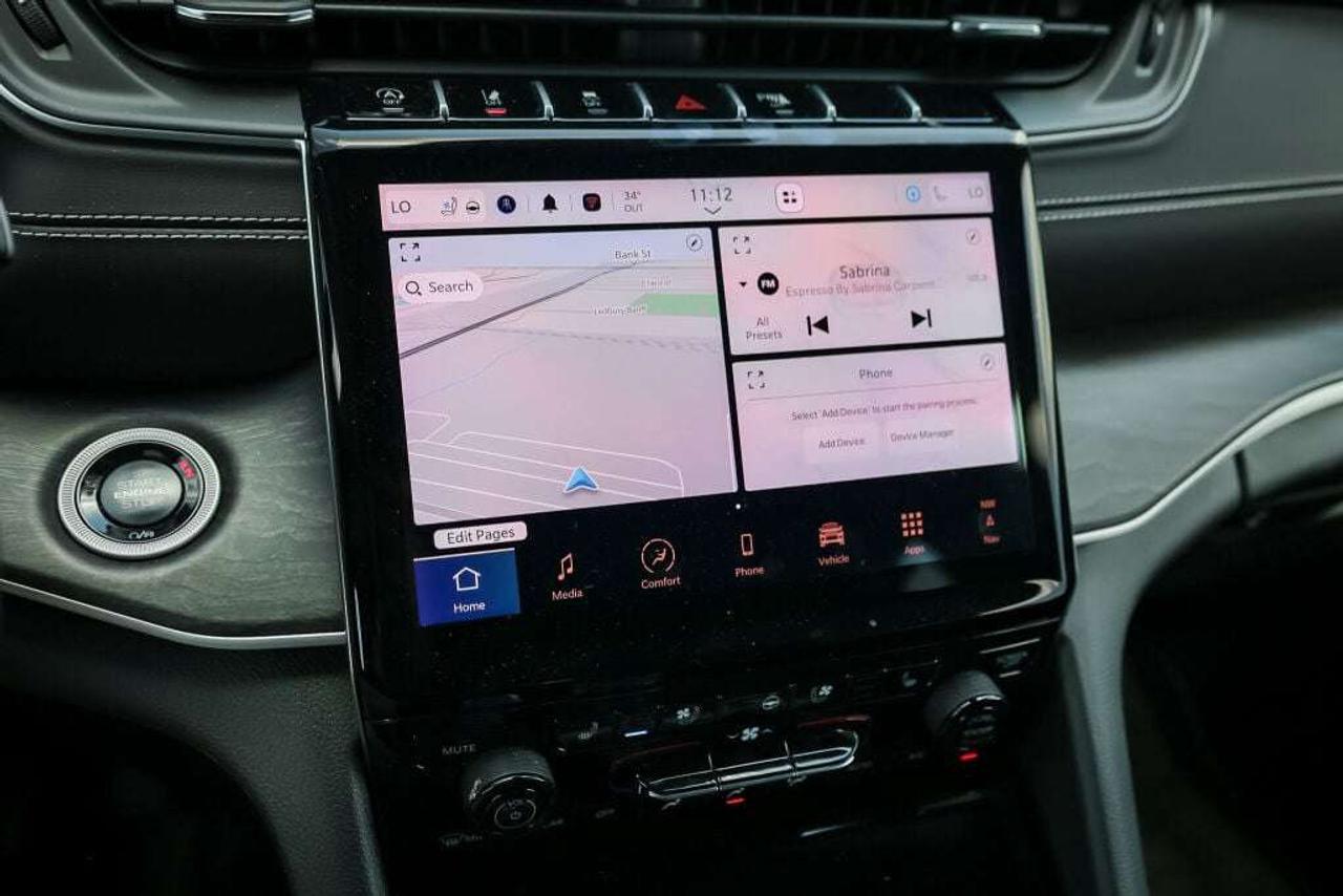 2025 Jeep Grand Cherokee Trailer Tow, Luxury Tech, Panoramic Roof Photo