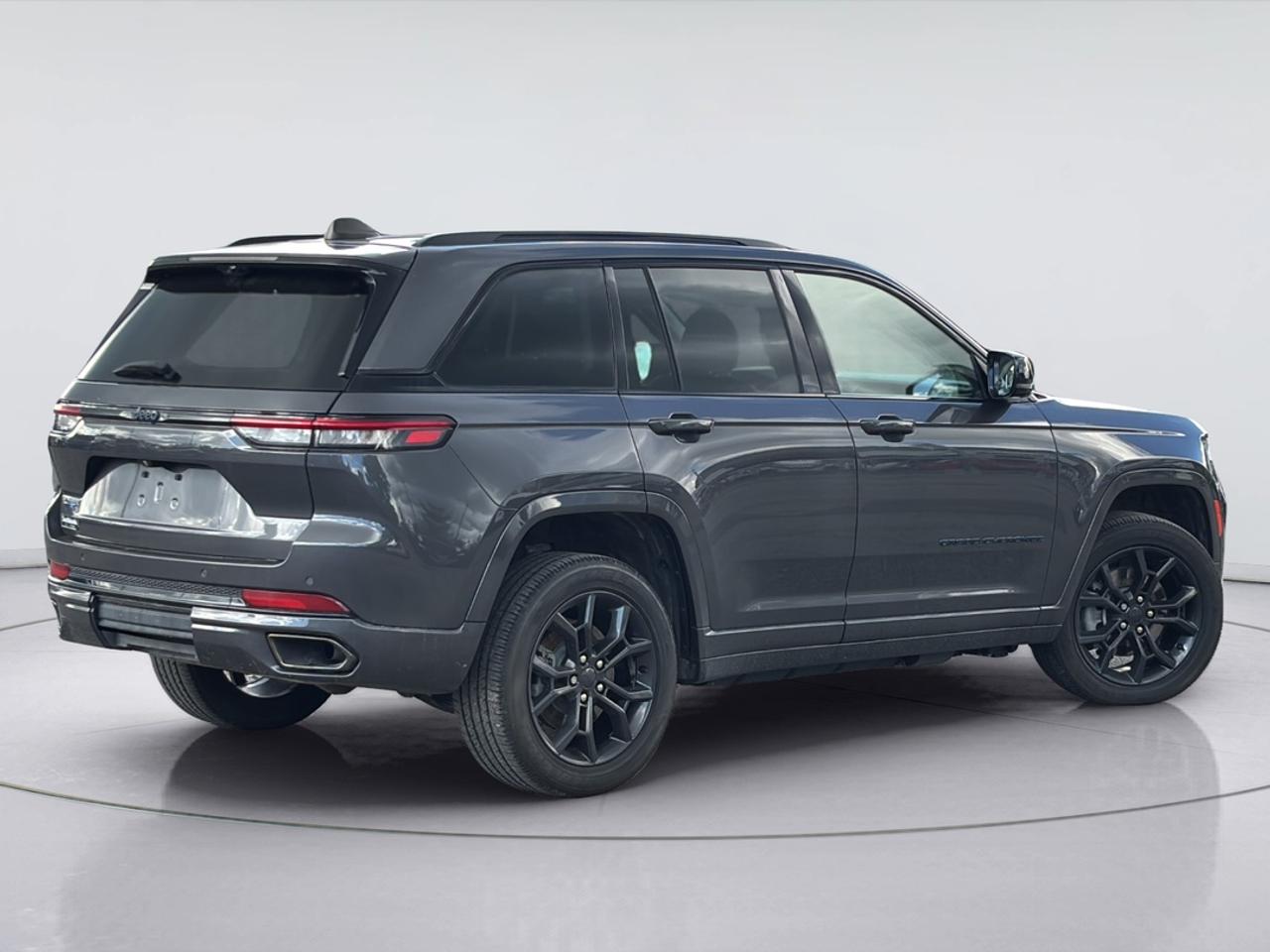 2023 Jeep Grand Cherokee 30th Anniversary Photo