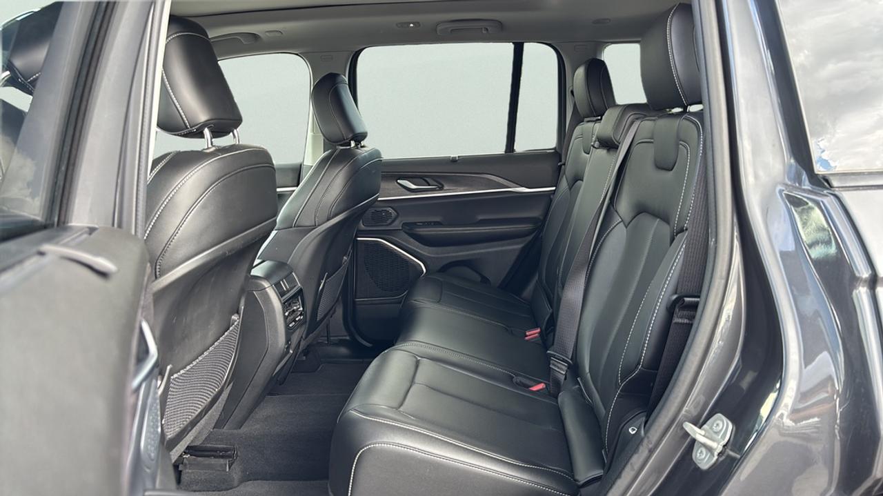 2023 Jeep Grand Cherokee 30th Anniversary Photo